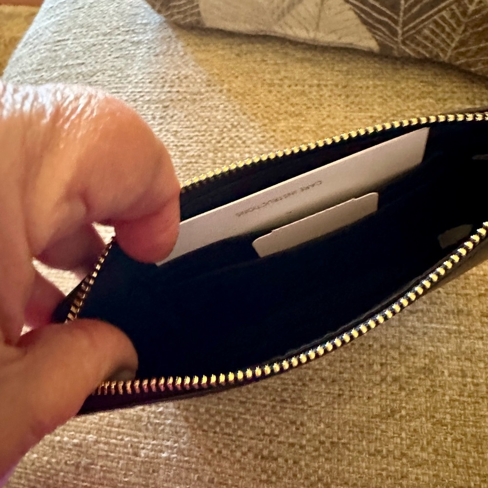 Coach Wristlet! NWT Approximately 5 x‎ 3.5 x 1. Signature canvas. - Picture 6 of 10